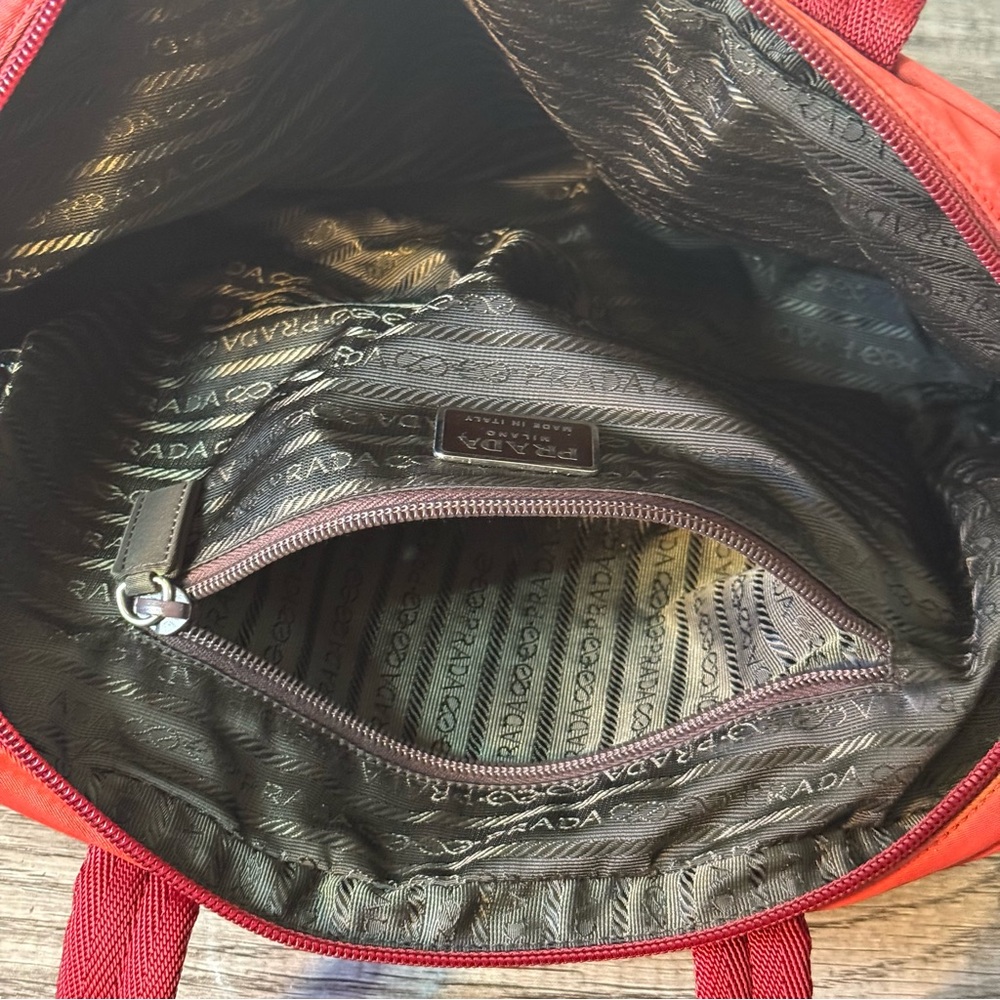 🔥PRADA VINTAGE TESSUTO RED/ CORAL COLOR NYLON SHOULDER BAG 🔥 - Picture 15 of 16